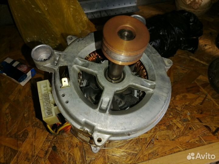 Двигатель от стиральной машины
