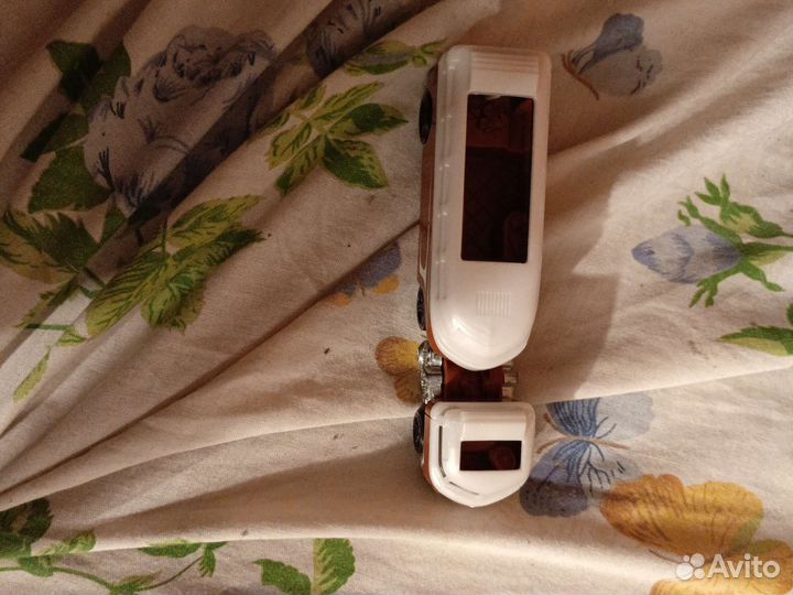 Машинка HootWheels