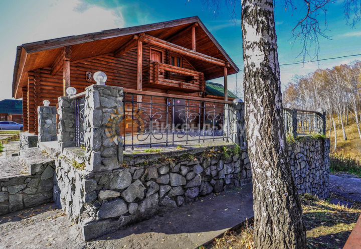 Коттедж 200 м² на участке 20 сот.