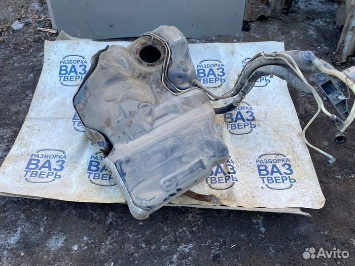 Бензобак Пассат Б6