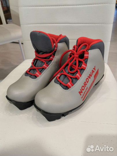 Лыжные ботинки р 34