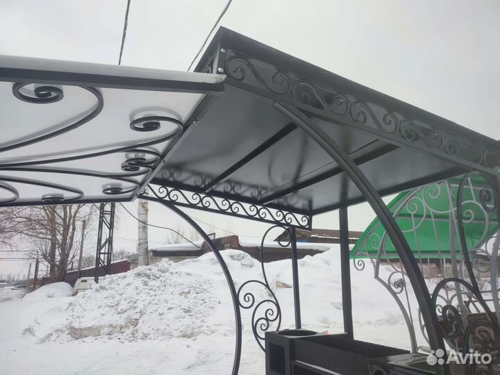 Мангал с печью под казан и крышей