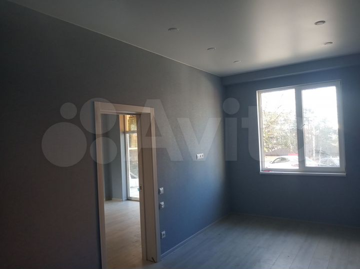 2-к. квартира, 42 м², 1/6 эт.