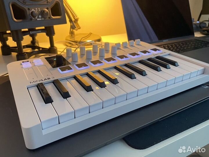 Midi-клавиатура Arturia minilab 3