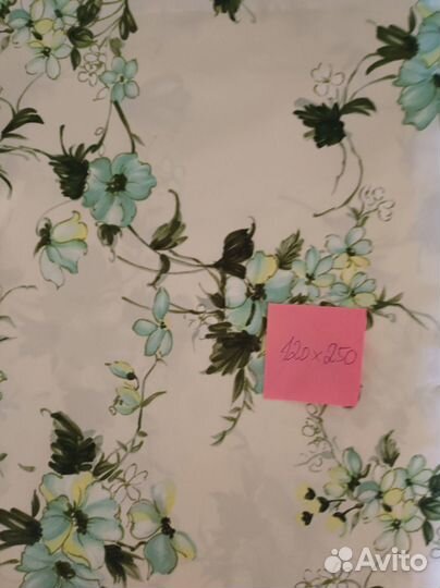 Отрезы ткани разные