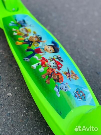 Детский трёхколёсный самокат