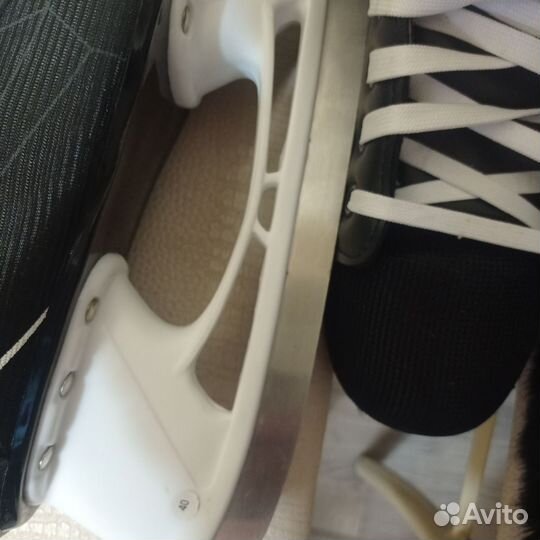 Коньки хоккейные 40 размер