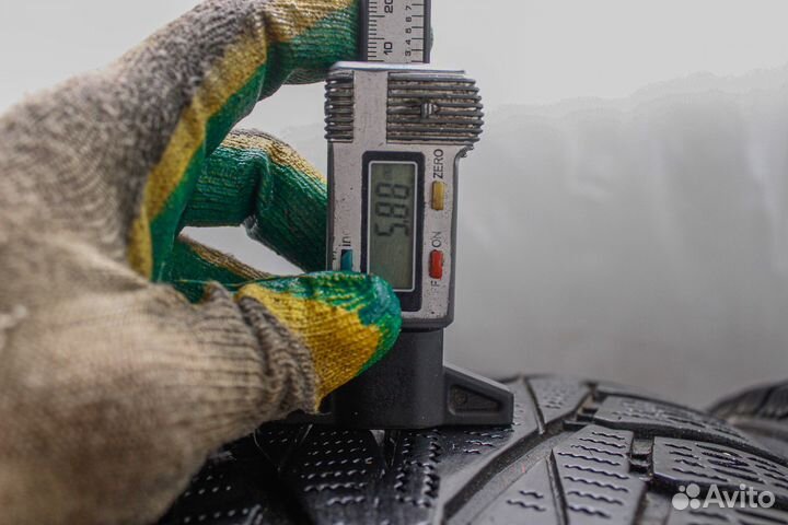 Nokian Tyres Hakkapeliitta R2 SUV 215/65 R17 103R