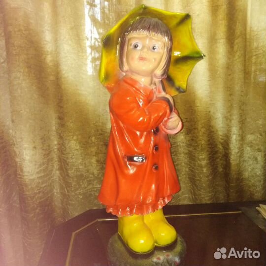 Девочка с зонтом