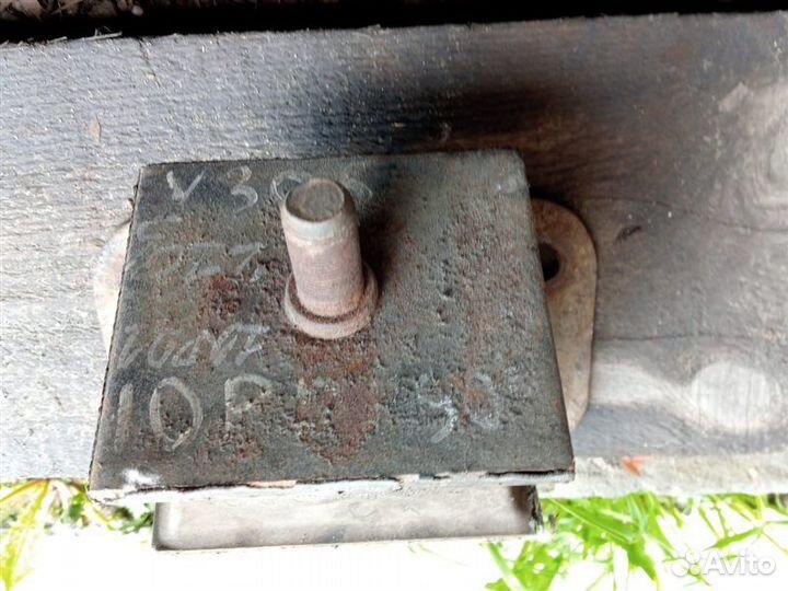 Подушка двс передняя Isuzu Giga 10PD1