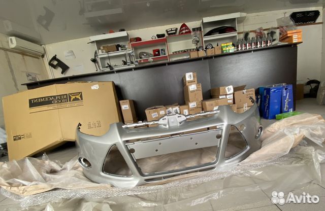 Бампер передний серебристый Ford focus 3