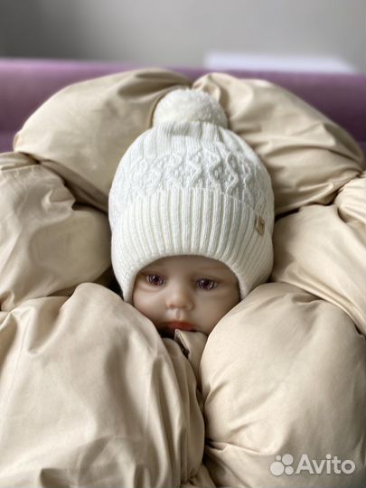 Детская зимняя демисезонная шапка