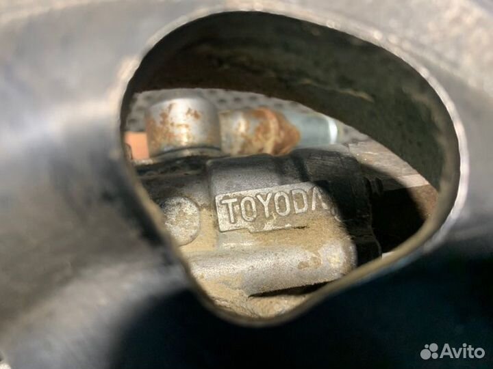 Пыльник рулевой колонки левый Lexus Rx 350