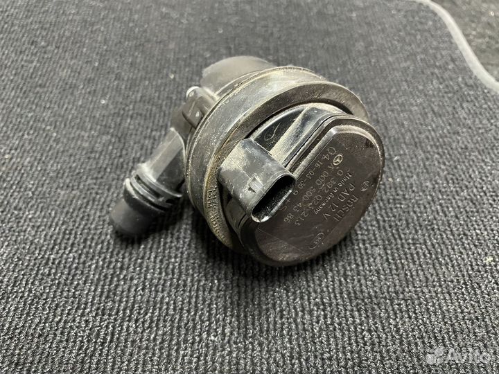 Насос системы охлаждения Mercedes Benz A0005004386