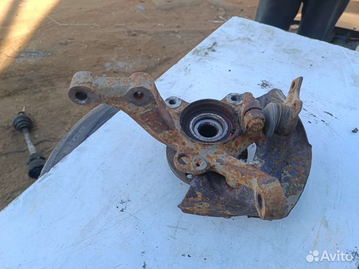 Поворотный кулак Левый Чери Амулет А15 2007 г