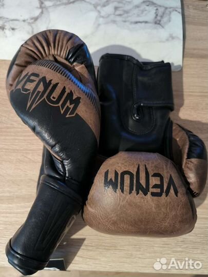 Боксерские перчатки