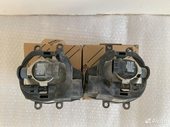 Фары противотуманные Toyota Corolla E180