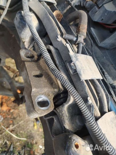 Опора двигателя Volkswagen Golf V