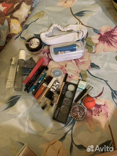 Косметика и педикюрный аппарат