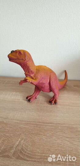 Игрушка динозавр