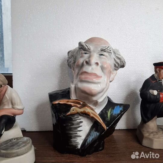 Фарфоровые статуэтки