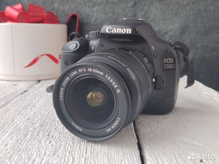 Зеркальный фотоаппарат Canon EOS 550D KIT