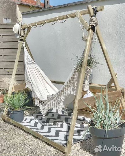 Садовые качели из дерева