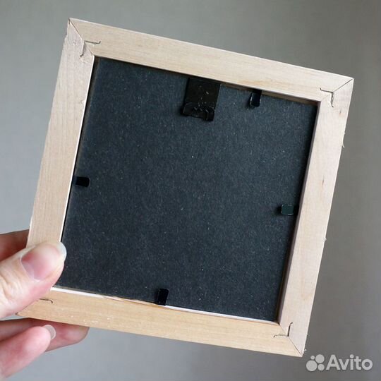 Картина маслом в раме Воробей 10х10см. В наличии