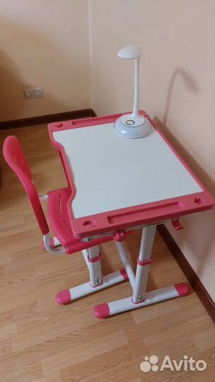 Растущая парта со стулом + лампа