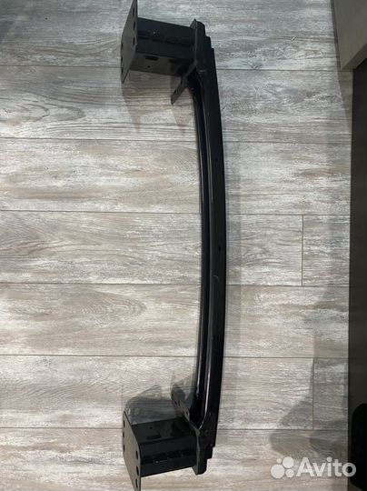 Уселитель бампера передний