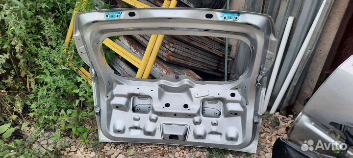 Крышка багажника Рено Каптюр