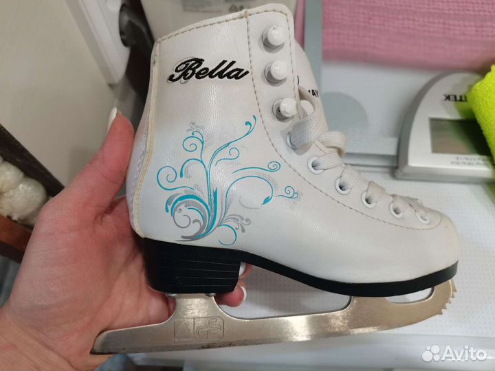 Коньки фигурные на девочку 28 р-р