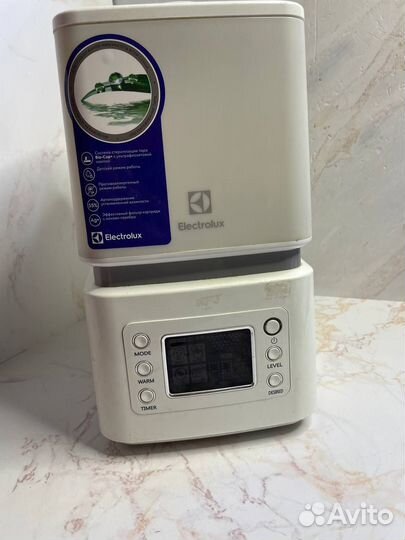 Увлажнитель воздуха Electrolux ENU-3510D