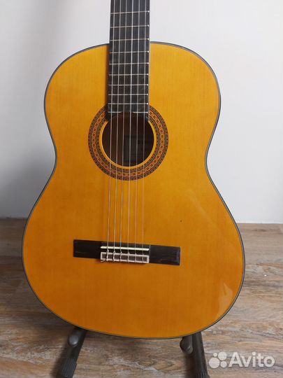 Классическая гитара новая yamaha c40