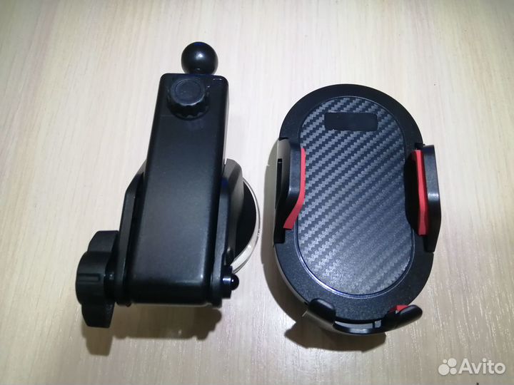 Держатель для телефона на присоске