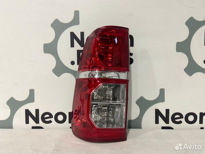 Фонарь задний левый Toyota Hilux 12-15