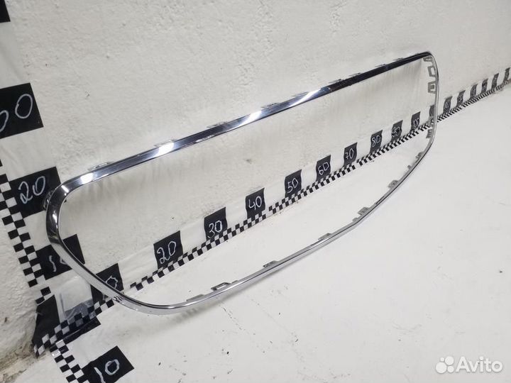 Молдинг хром решетки радиатора Mercedes Benz E-Kla