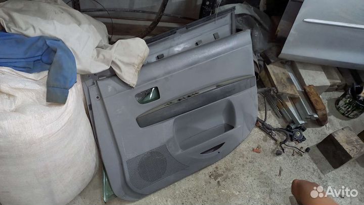 Двери перед mazda demio 2