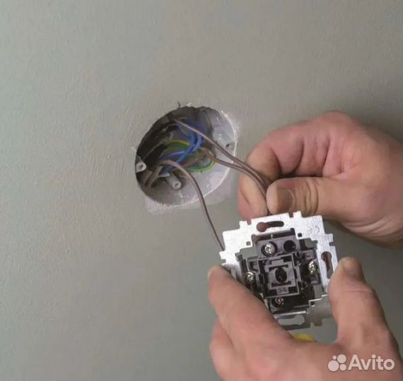 Мастер на час. Повесить люстру, телевизор, карниз