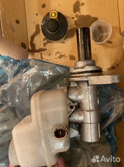 Главный тормозной цилиндр toyota RAV4