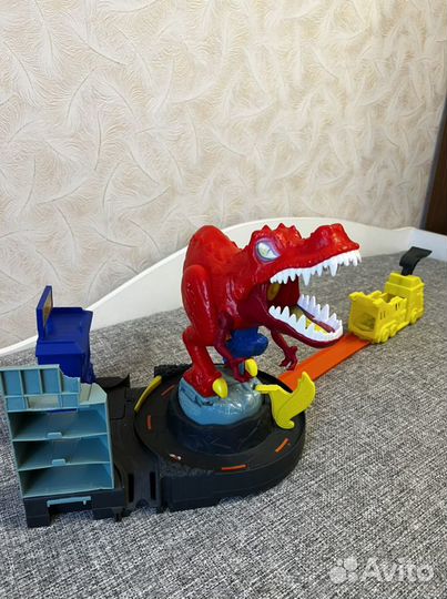 Hot Wheels трек