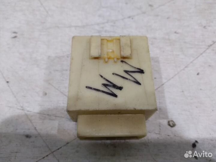 Блок управления указателем поворота Mazda 626 GE