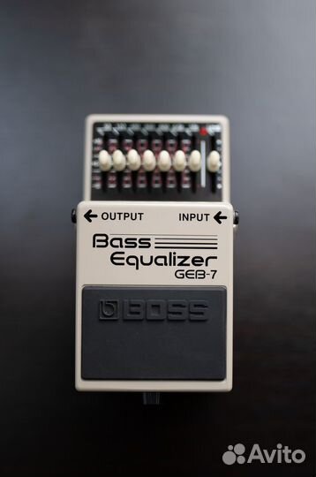 Boss GEB-7 педаль эквалайзер для бас-гитары