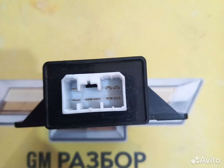 Блок управления центральным замком Шевроле Дэу