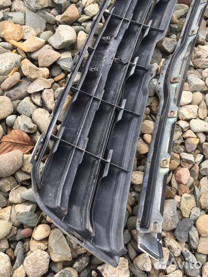 Решетка радиатора Noah 60 65 2002