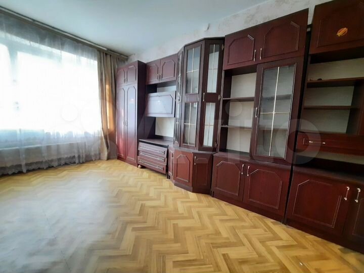 3-к. квартира, 64 м², 1/9 эт.