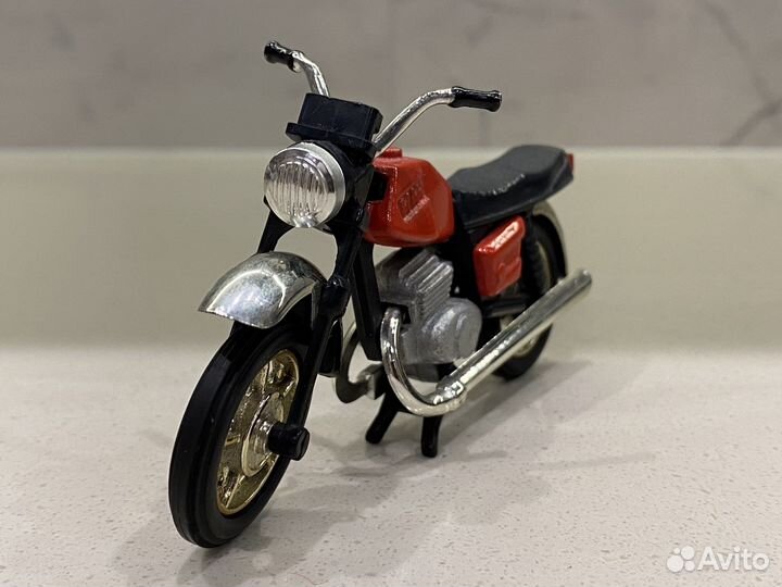 Мотоцикл иж СССР 1:24