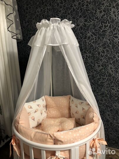 Комплект с бортиками в круглую кроватку