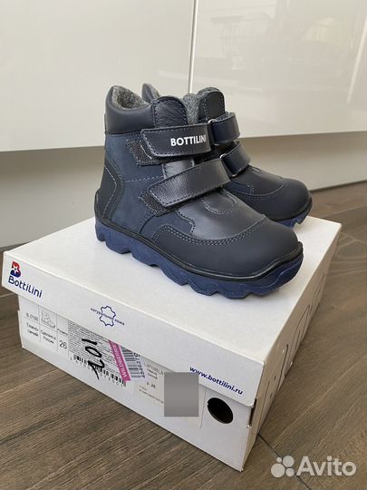 Ботинки Bottilini для мальчика новые размер 26