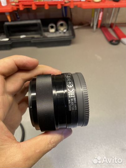 Объектив Sony 35mm f/1.8 (SEL35F18)